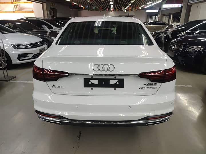 Фото 6 - Audi A4L