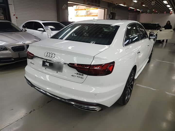 Фото 7 - Audi A4L