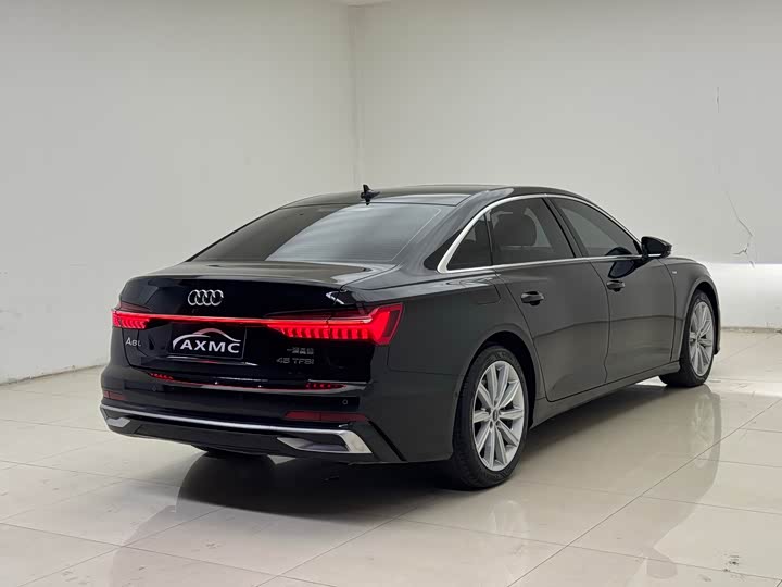 Фото 4 - Audi A6L