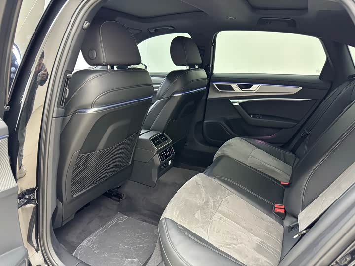 Фото 8 - Audi A6L