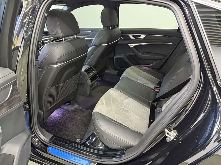 Фото 8 - Audi A6L