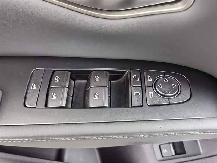 Фото 9 - BYD Qin L