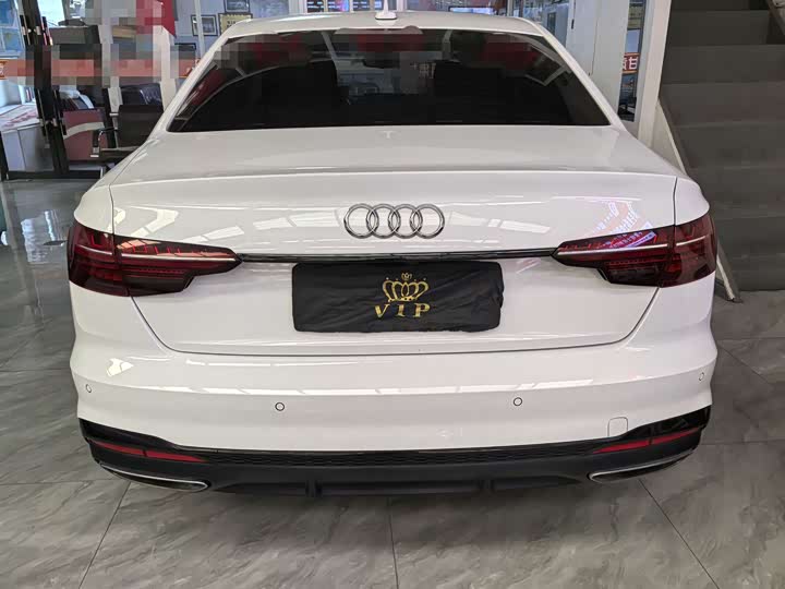 Фото 4 - Audi A4L