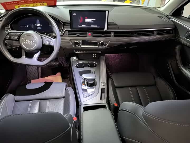 Фото 7 - Audi A4L