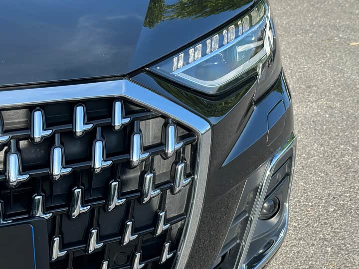 Фото 4 - Audi A8