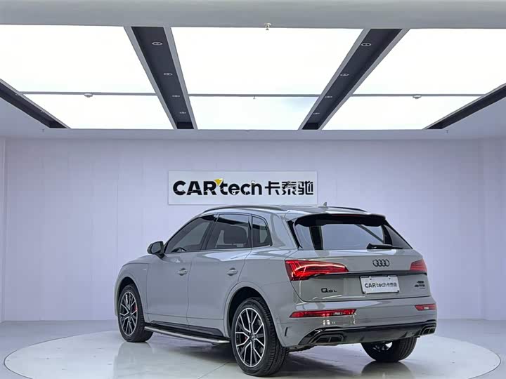 Фото 3 - Audi Q5L