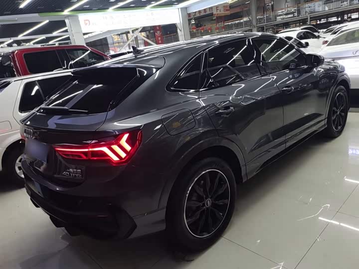 Фото 7 - Audi Q3 Sportback