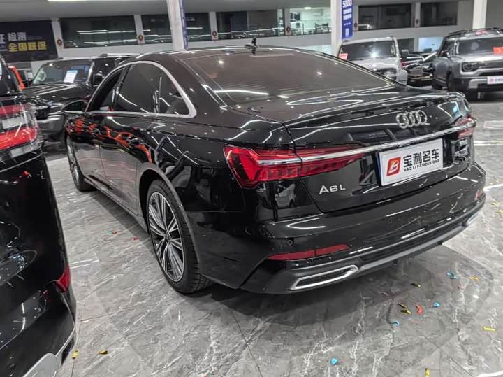 Фото 6 - Audi A6L