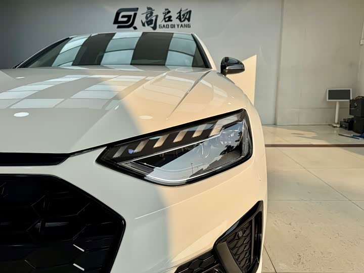 Фото 4 - Audi A4L