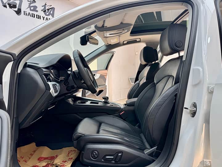 Фото 6 - Audi A4L