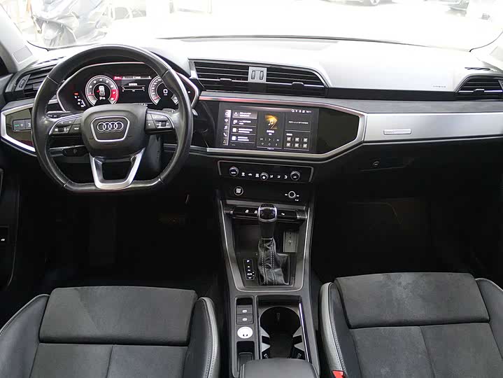 Фото 4 - Audi Q3
