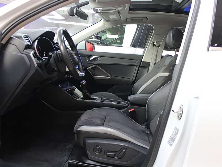 Фото 6 - Audi Q3