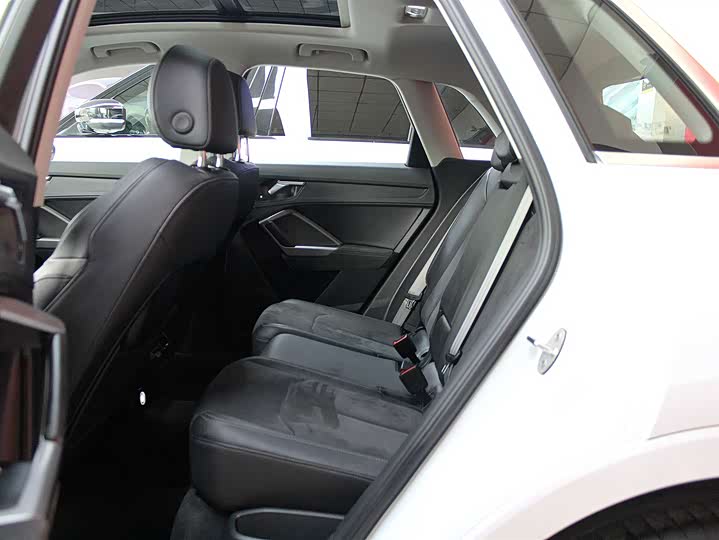 Фото 7 - Audi Q3