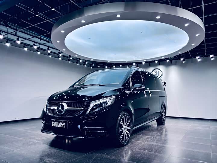 Фото 1 - Mercedes-Benz V-Class