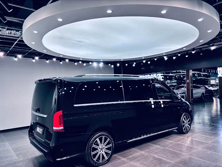 Фото 3 - Mercedes-Benz V-Class