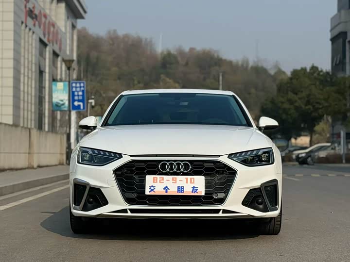 Фото 2 - Audi A4L