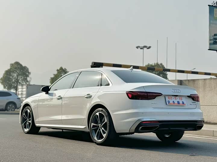 Фото 7 - Audi A4L