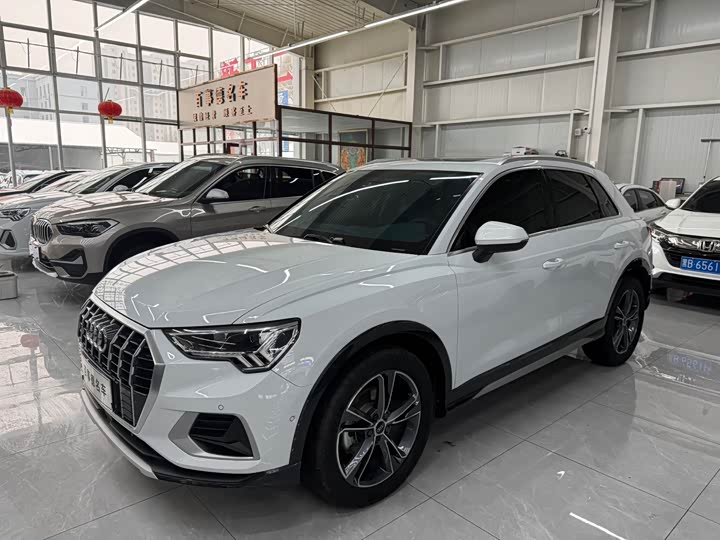 Фото 1 - Audi Q3