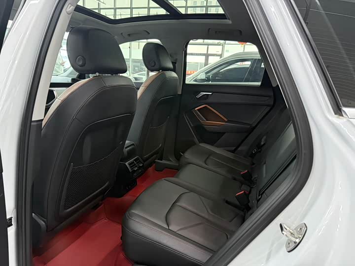 Фото 6 - Audi Q3