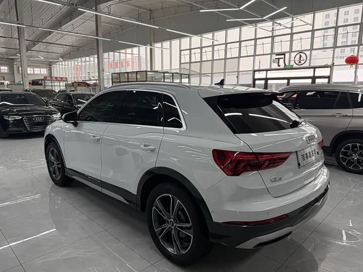 Фото 7 - Audi Q3