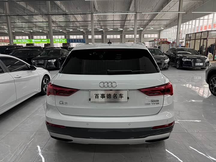 Фото 8 - Audi Q3