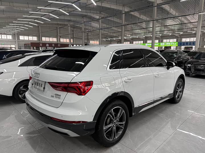 Фото 9 - Audi Q3