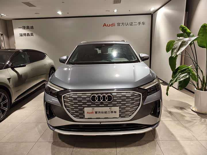Фото 2 - Audi Q4 e-tron