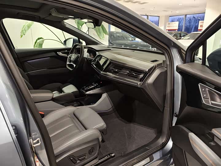 Фото 4 - Audi Q4 e-tron