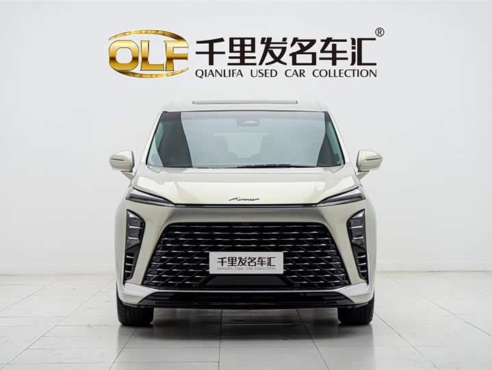 Фото 2 - Buick GL8 Hybrid