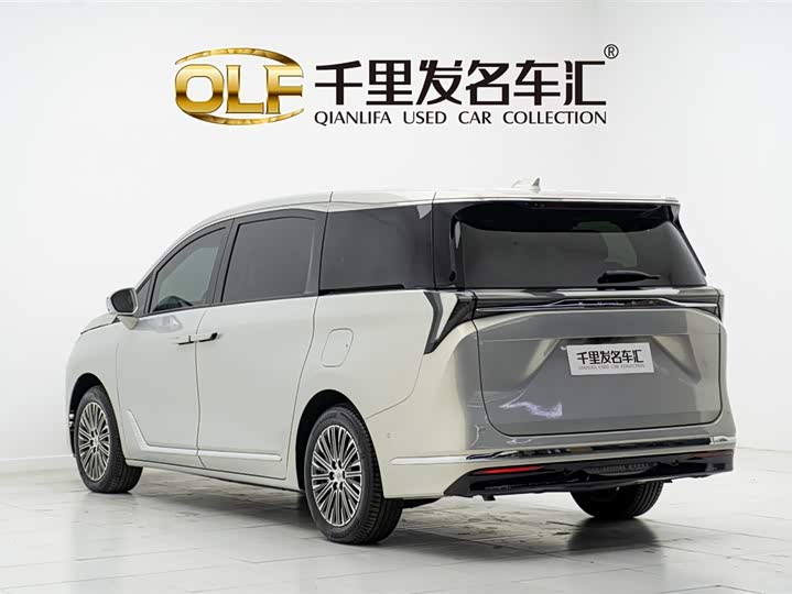 Фото 4 - Buick GL8 Hybrid