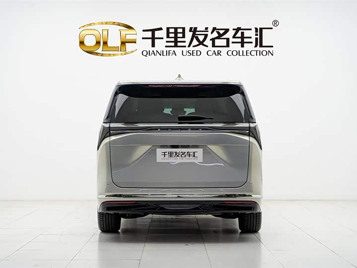 Фото 5 - Buick GL8 Hybrid