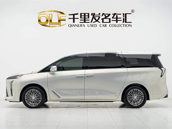 Фото 7 - Buick GL8 Hybrid