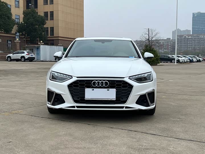 Фото 2 - Audi A4L