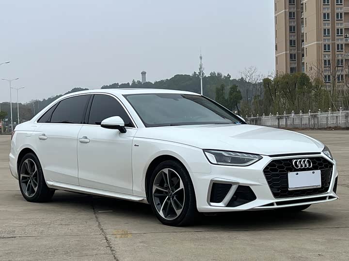 Фото 3 - Audi A4L