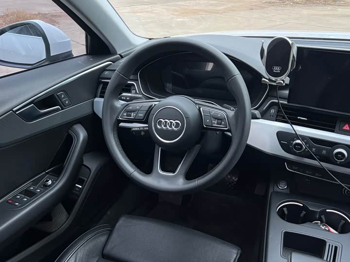 Фото 7 - Audi A4L