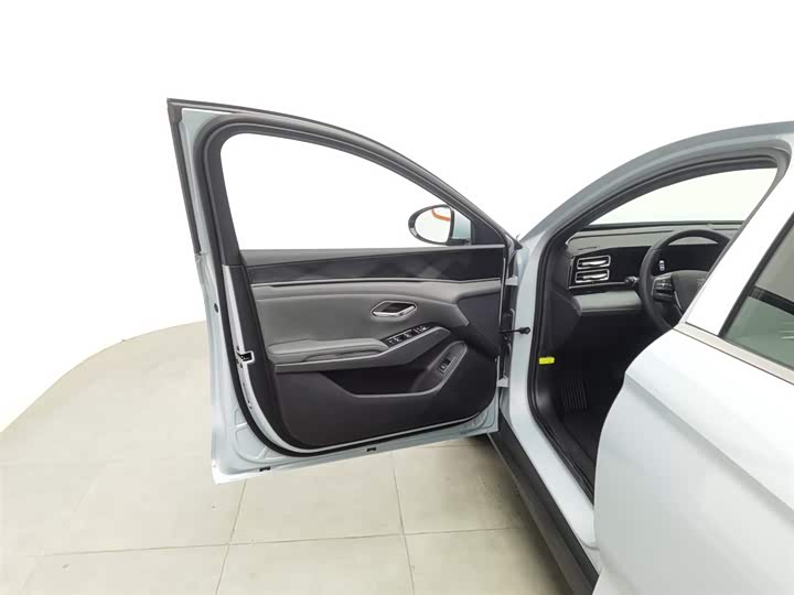 Фото 8 - BYD Qin L