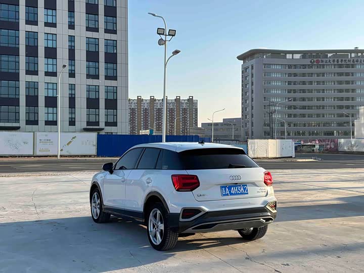 Фото 7 - Audi Q2L