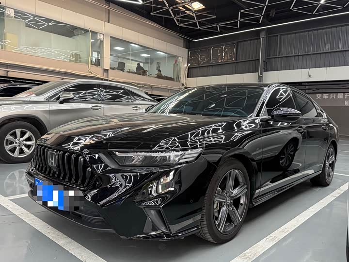 Фото 1 - Honda Inspire