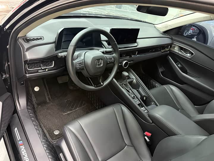 Фото 4 - Honda Inspire