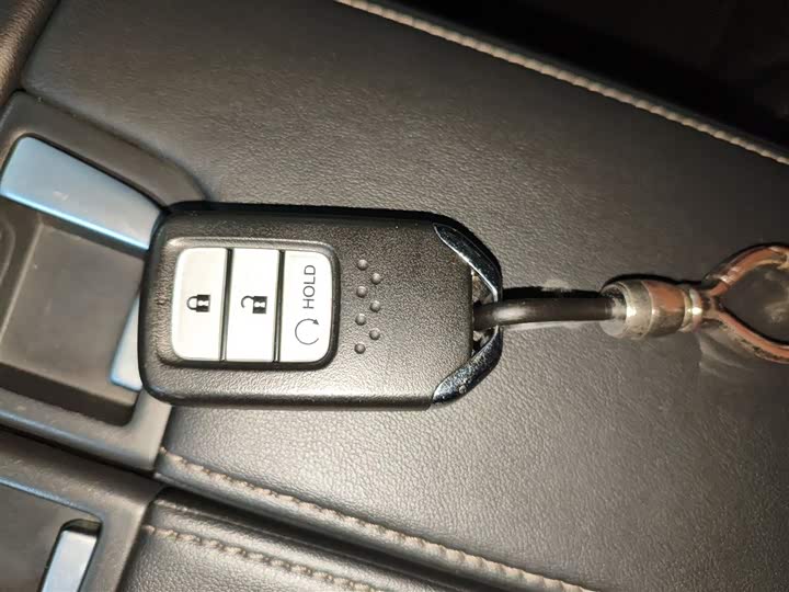 Фото 9 - Honda Avancier