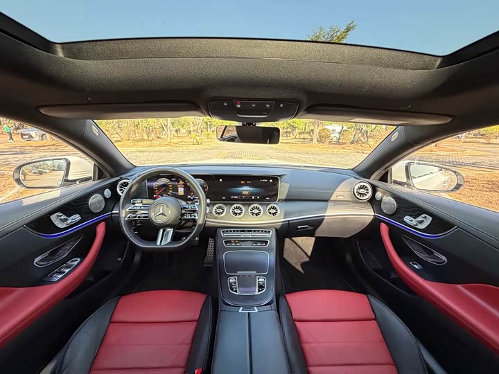 Фото 5 - Mercedes-Benz E-Class