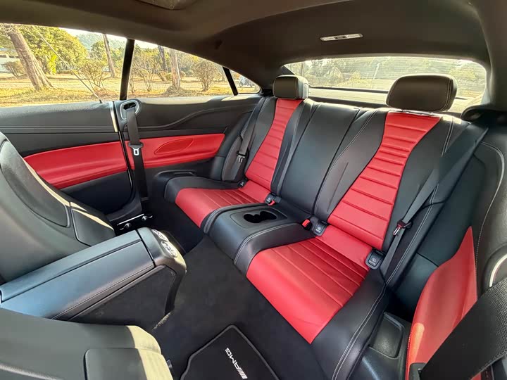 Фото 9 - Mercedes-Benz E-Class