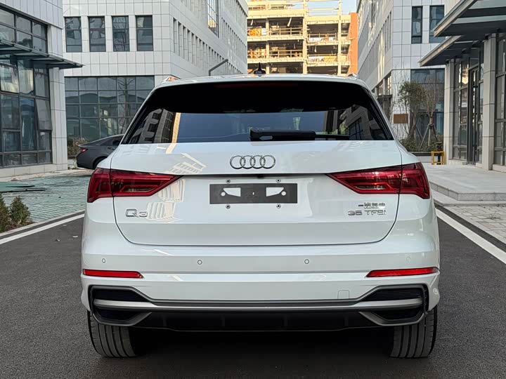 Фото 7 - Audi Q3
