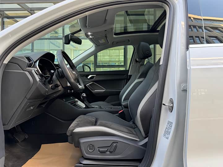 Фото 9 - Audi Q3