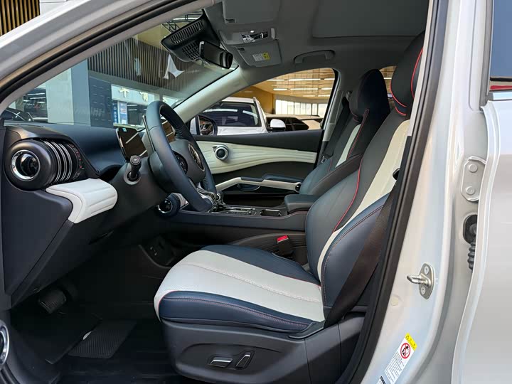 Фото 9 - BYD Yuan Plus