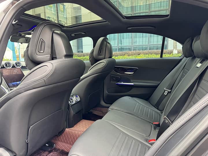 Фото 9 - Mercedes-Benz C-Class