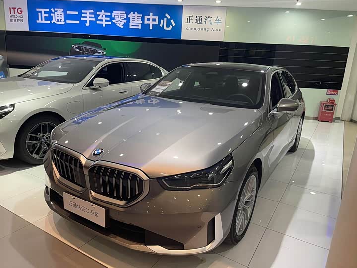 Фото 1 - BMW 5 Series