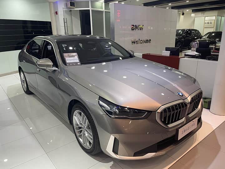 Фото 3 - BMW 5 Series