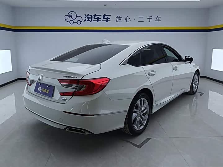 Фото 3 - Honda Accord