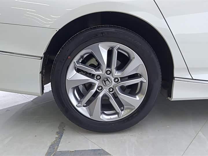 Фото 6 - Honda Accord